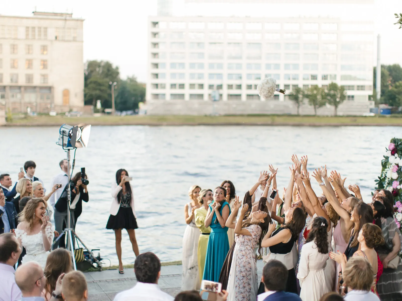 Beautiful ceremony in a park, photo 28