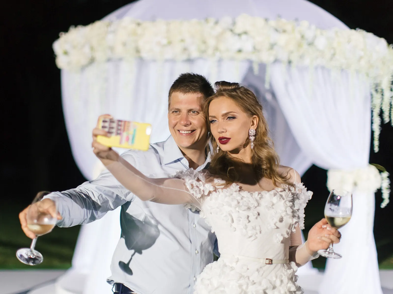 Beautiful ceremony in a park, photo 33