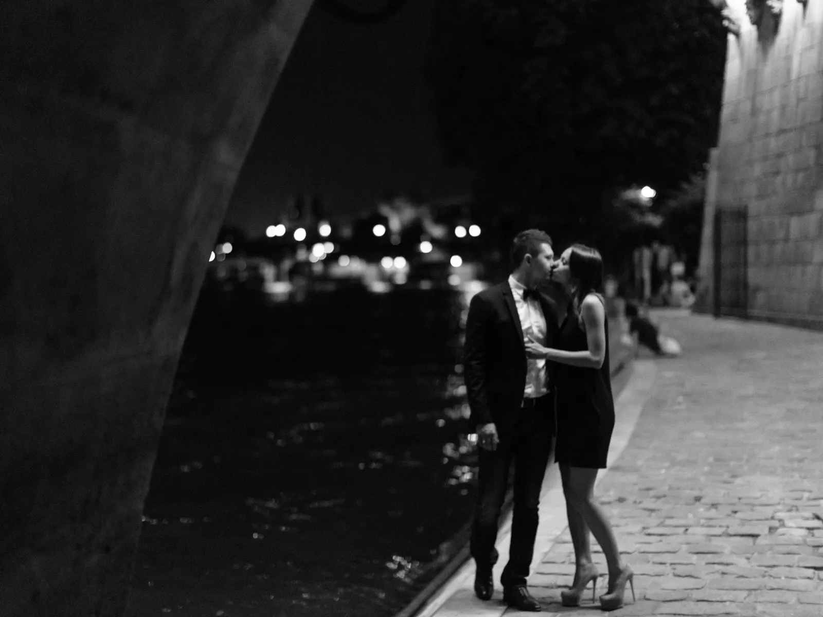 Engagement session in Paris, France, photo 12